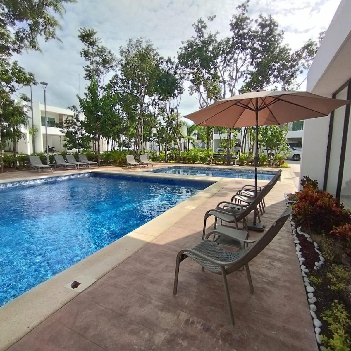 Comfortable House, Common Pool, *